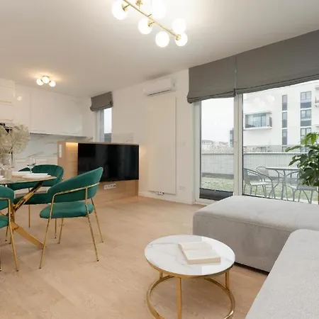 Green In Warsaw's Bemowo District With A Garden And Double Garage * Varsóvia