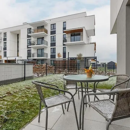 Green In Warsaw's Bemowo District With A Garden And Double Garage * Varsóvia